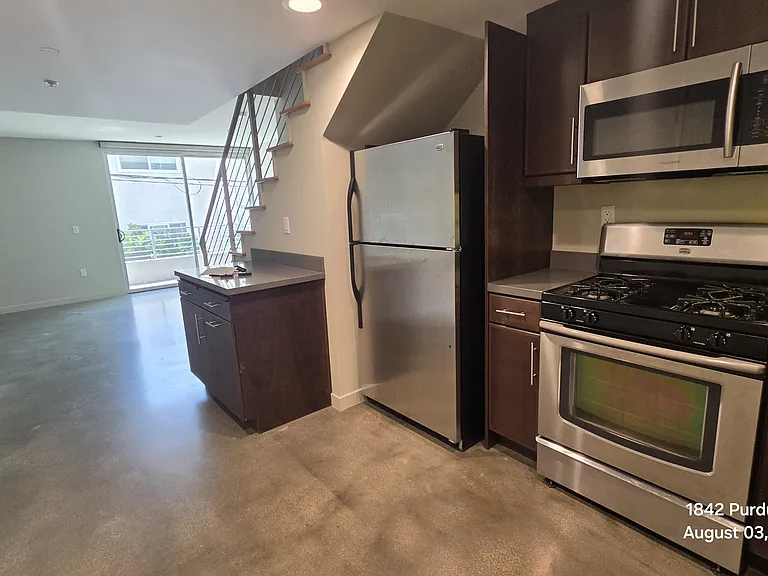 1842 Purdue Ave #105 — Photo 5