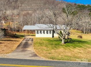 1879 White Oak Rd, Burnsville, NC 28714