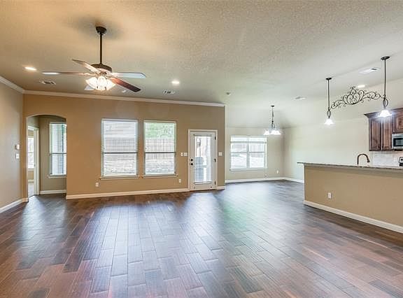 3rd image of 620 Westgate Dr
