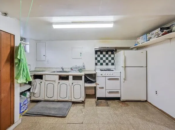 46 Western Avenue image 21 of 36