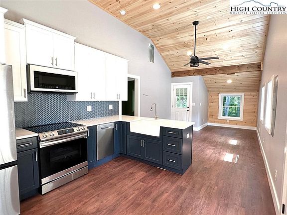 3rd image of 282 E Mountain View Lodge Drive