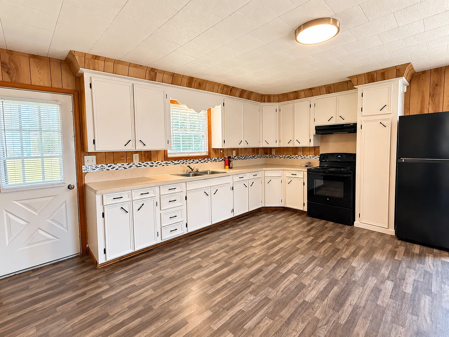 1 BR, 1 BA Home on a Private Lot in Sulphur, LA — Photo 4