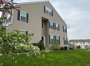 5251 E Spring Ridge Dr, Macungie, PA 18062