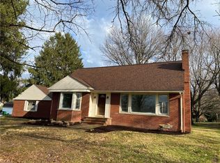 7943 Walton Rd, Walton Hills, OH 44146