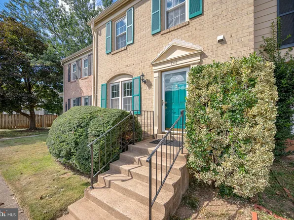 9908 Longford Ct, Vienna, VA 22181