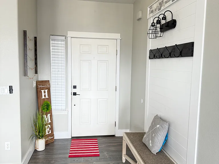 1141 W Davis St — Photo 4