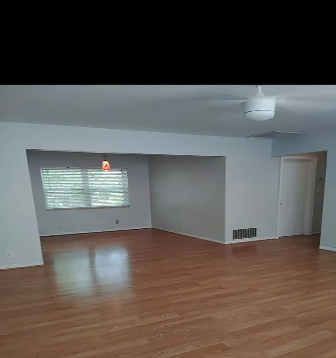 560 12th Ave NE — Photo 1