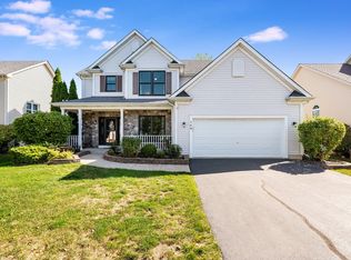 149 Fieldcrest Dr, Bartlett, IL 60103