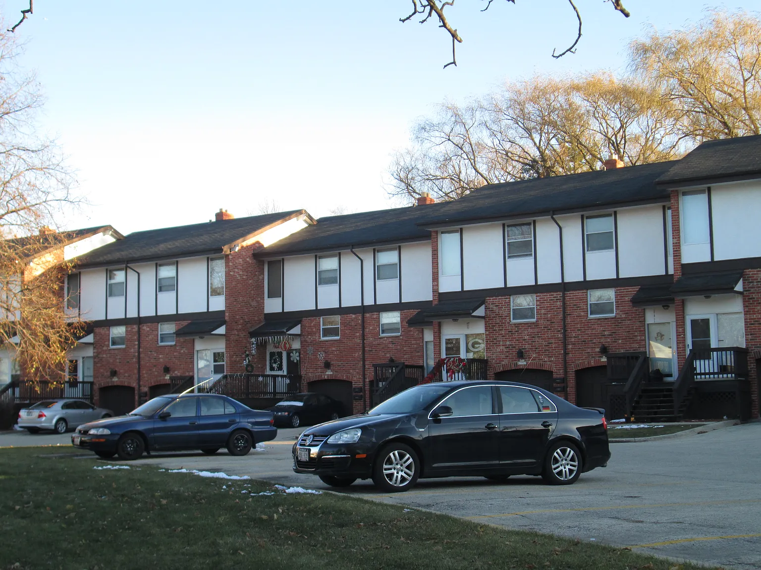 Rose Valley Apartments — Photo 1