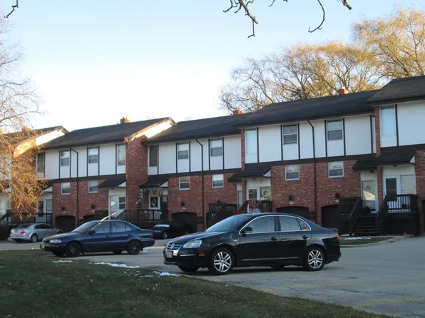 Rose Valley Apartments, N82W15751 Apple Valley Dr, Menomonee Falls, WI 53051