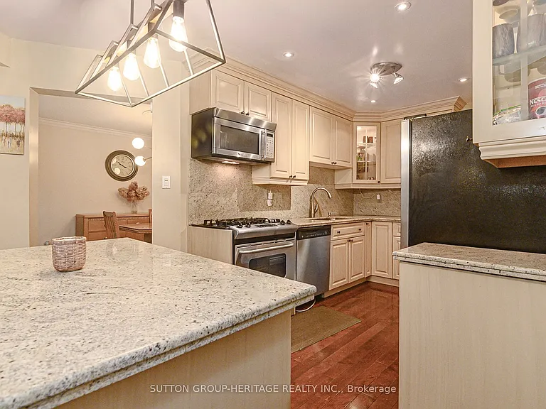 209 Bassett Blvd — Photo 15