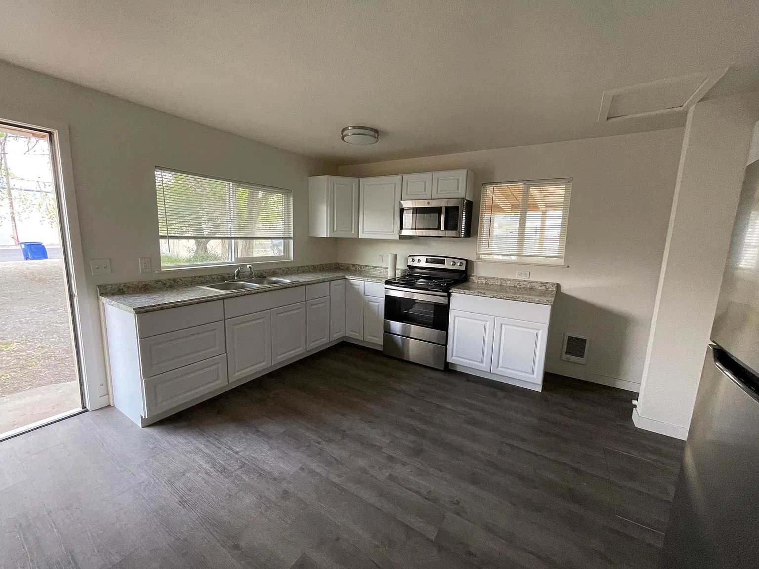 1 bed, 520 sqft, $1,200 — Photo 4