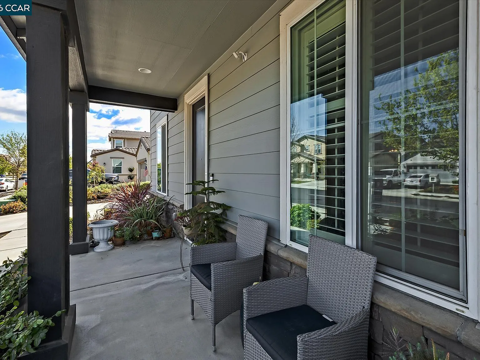 5 bed, 3578 sqft, $4,495 — Photo 2