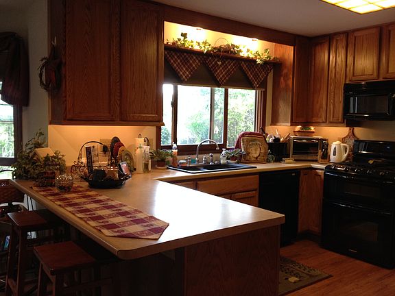 4th image of 848 Borden Ave