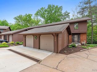 2020 Meadowtree Ln, Saint Louis, MO 63122