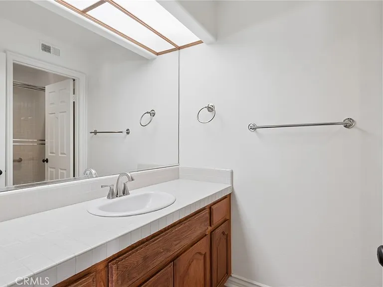 2504 N Courtland St — Photo 15