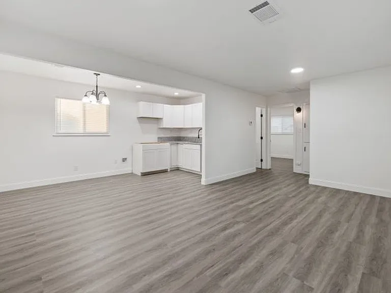 1406 W Roosevelt Ave — Photo 6