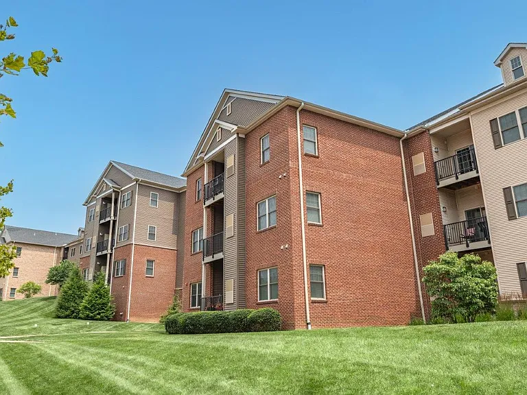 Rochester Village Apartments at Park Place — Photo 32