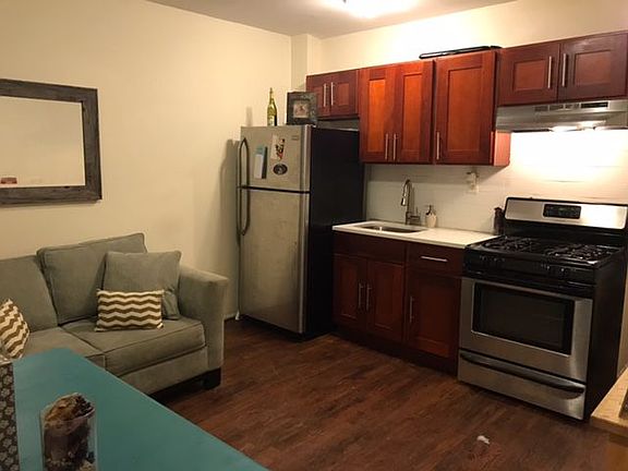 2nd image of 401 Chauncey St APT 3d