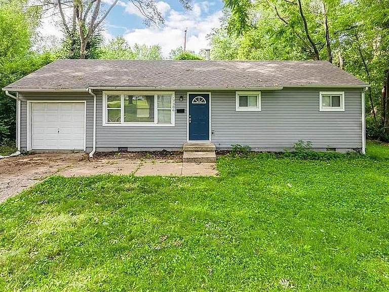 7306 Ruskin Way — Photo 2