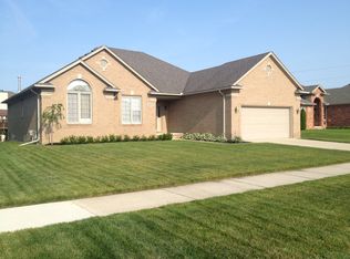 50214 Billingsley Dr, Macomb, MI 48044