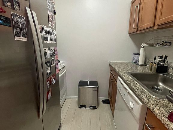 5th image of 393 W 49th St APT 4H