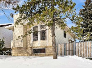 295 N Edgepark Blvd NW, Calgary, AB T3A 4K4