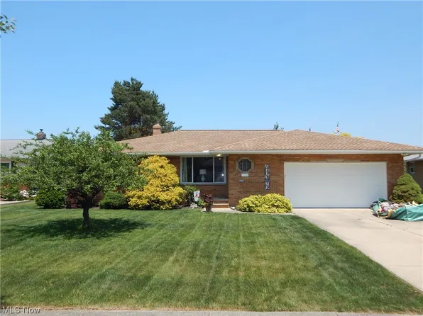 15350 Sandalhaven Dr, Middleburg Heights, OH 44130