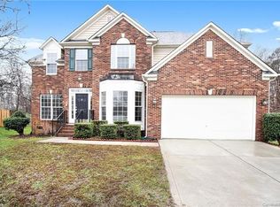 8810 Cavonnier Ln, Charlotte, NC 28216