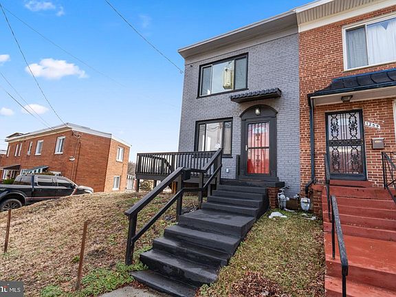 2nd image of 1261 Gallatin St NE