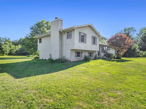3rd image of 2642 Blake Rd