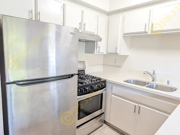 10758 Lawler St #3 — Photo 30