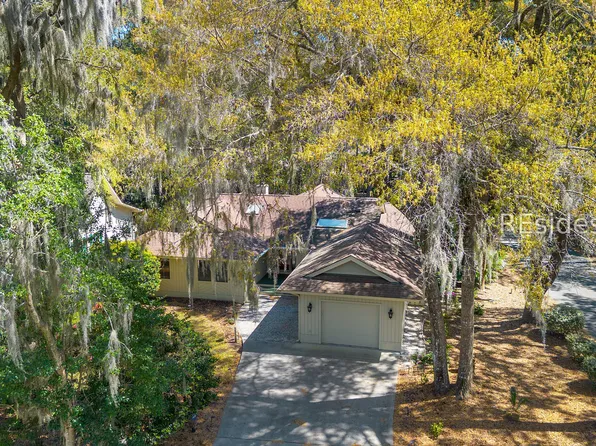2 Sweet Gum Ln, Hilton Head Island, SC 29928