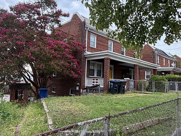 3rd image of 3816 Blaine St NE