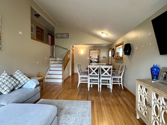 3rd image of 1265 Ferndale Ave