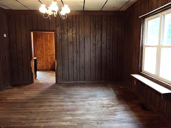 5th image of 1328 Busseron St