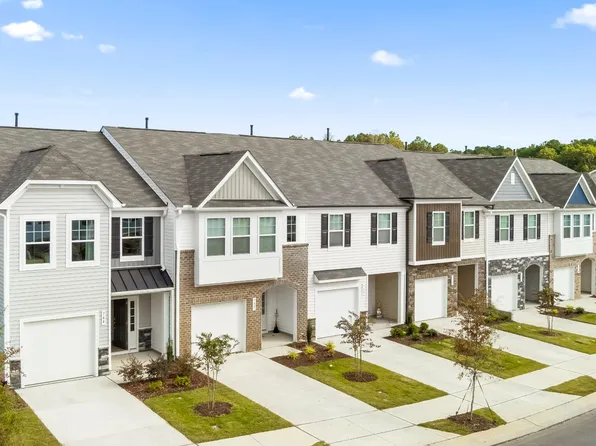 40 Clementine St, Angier, NC 27501