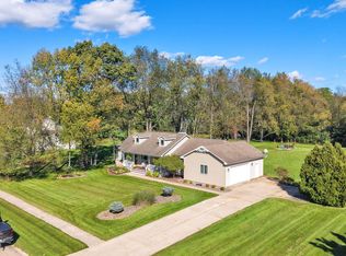 5385 Dillon Dr, White Lake, MI 48383