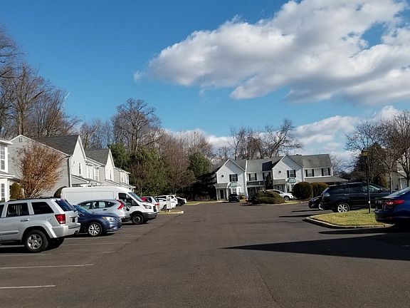 4th image of 22 Fair Oaks Ct