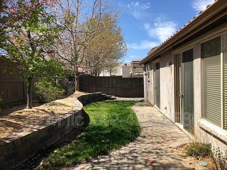 470 Shire Ct — Photo 12