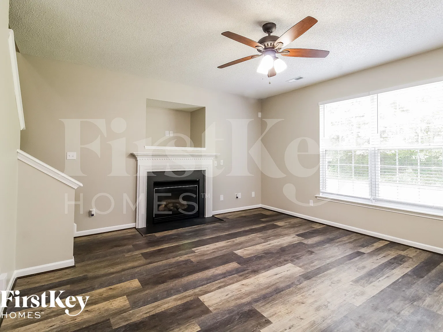 3 bed, 2.5 bath, 1536 sqft, $1,960 — Photo 2