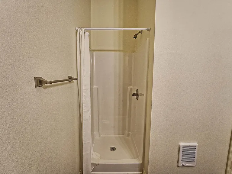 560 1st Ave N #109 — Photo 7