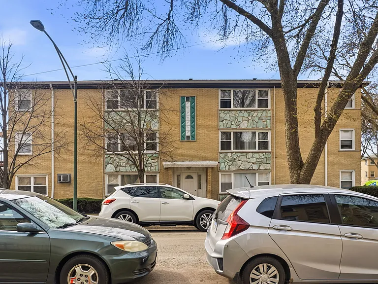 5241 N Reserve Ave #1W — Photo 1