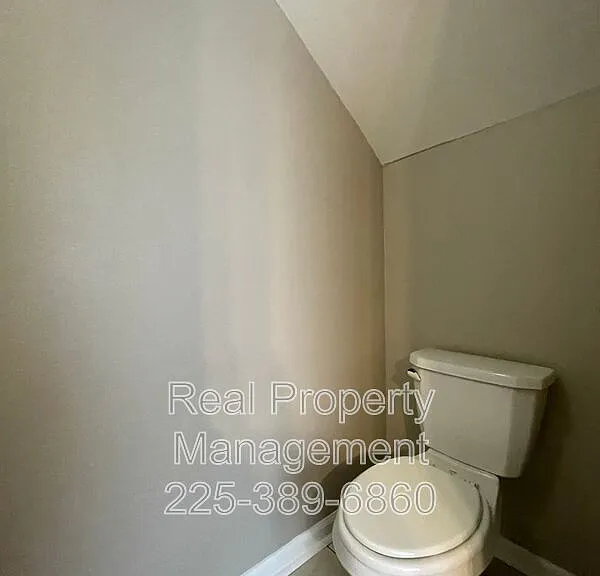 910 W Macci St #18D — Photo 9