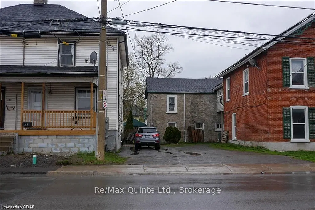 3 bed, $2,300 — Photo 3