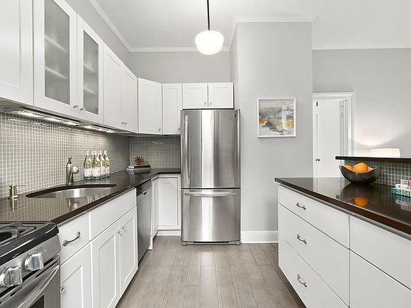 4th image of 394 Lincoln Pl APT D3