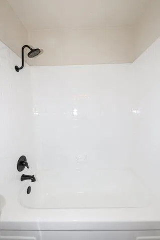 7H3A0056