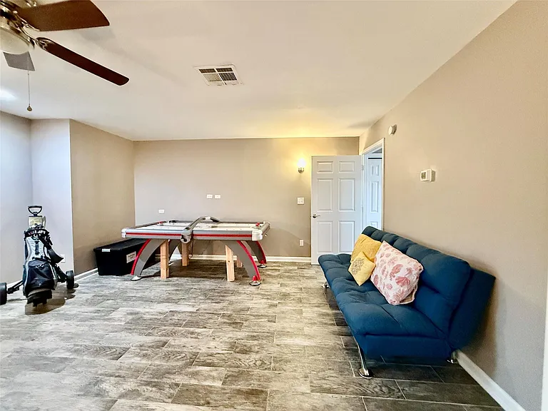 3487 Balboa Cir — Photo 35