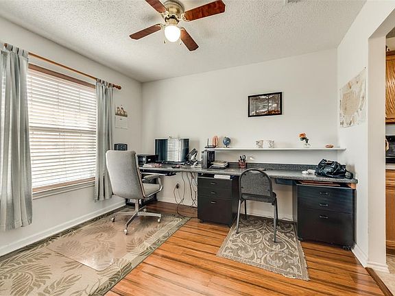 4th image of 1090 Overland Dr