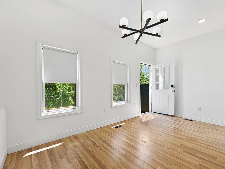 300 Bruce Park Ave #1 — Photo 24
